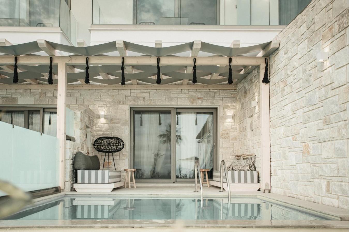 Blue Carpet Luxury Suites Pefkochori Exterior photo