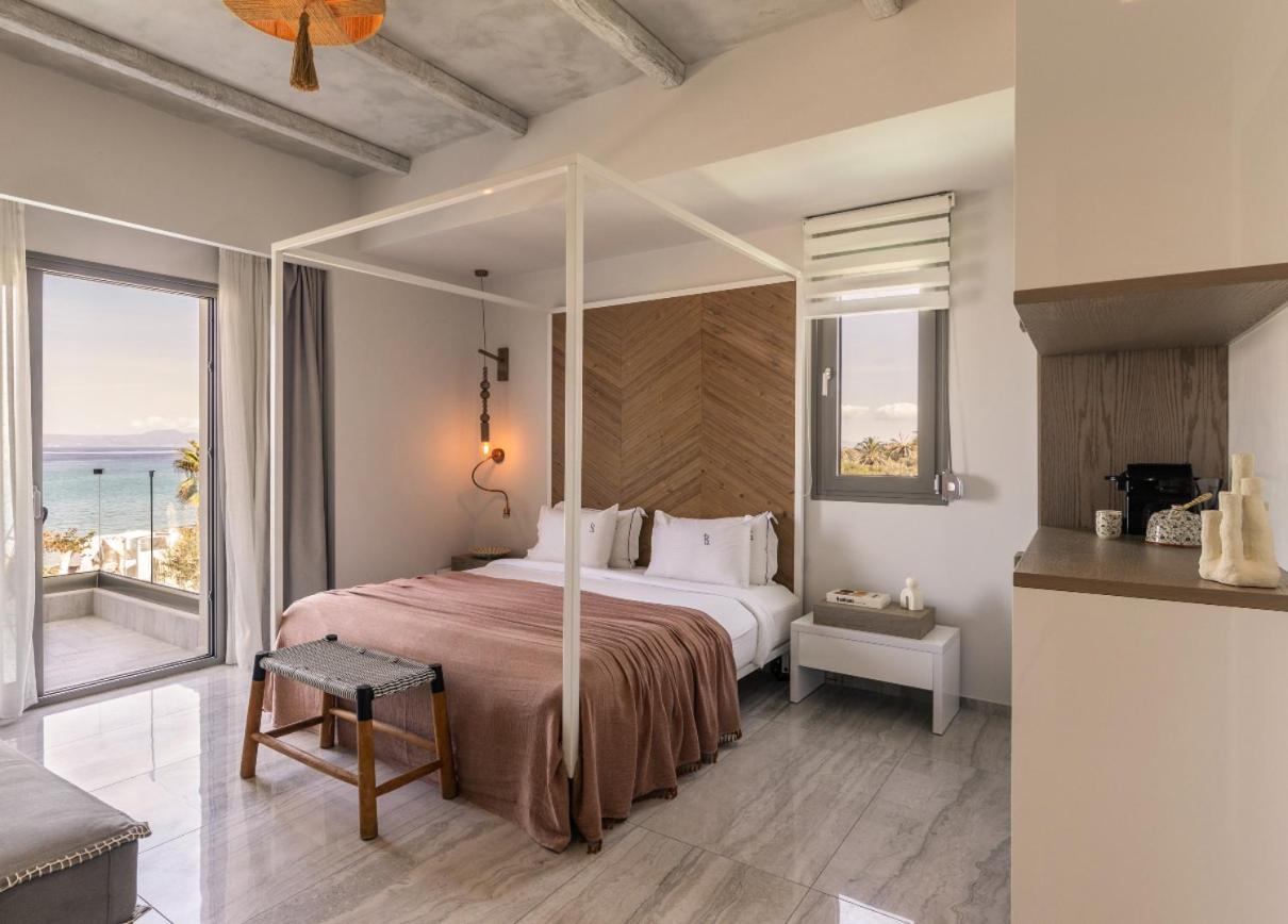 Blue Carpet Luxury Suites Pefkochori Exterior photo
